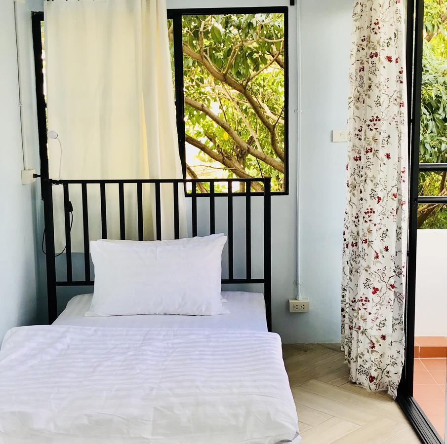Niitra Hostel Ban Khlong Nang Li Esterno foto
